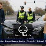 İki lüks aracın kazaya karıştığı yerde sürücüler ve polis araç değer kaybını konuşuyor